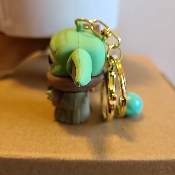 Unbranded Alien Cartoon Character Keychain Unisex NWOT Collectible Home Auto Key - Picture 3 of 5